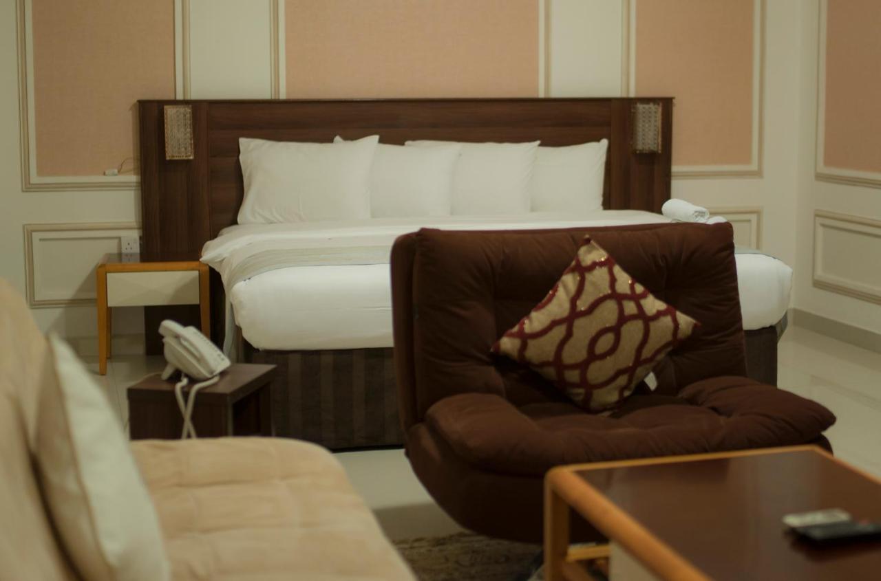 Al Ghubrah Plaza Hotel 무스카트 외부 사진