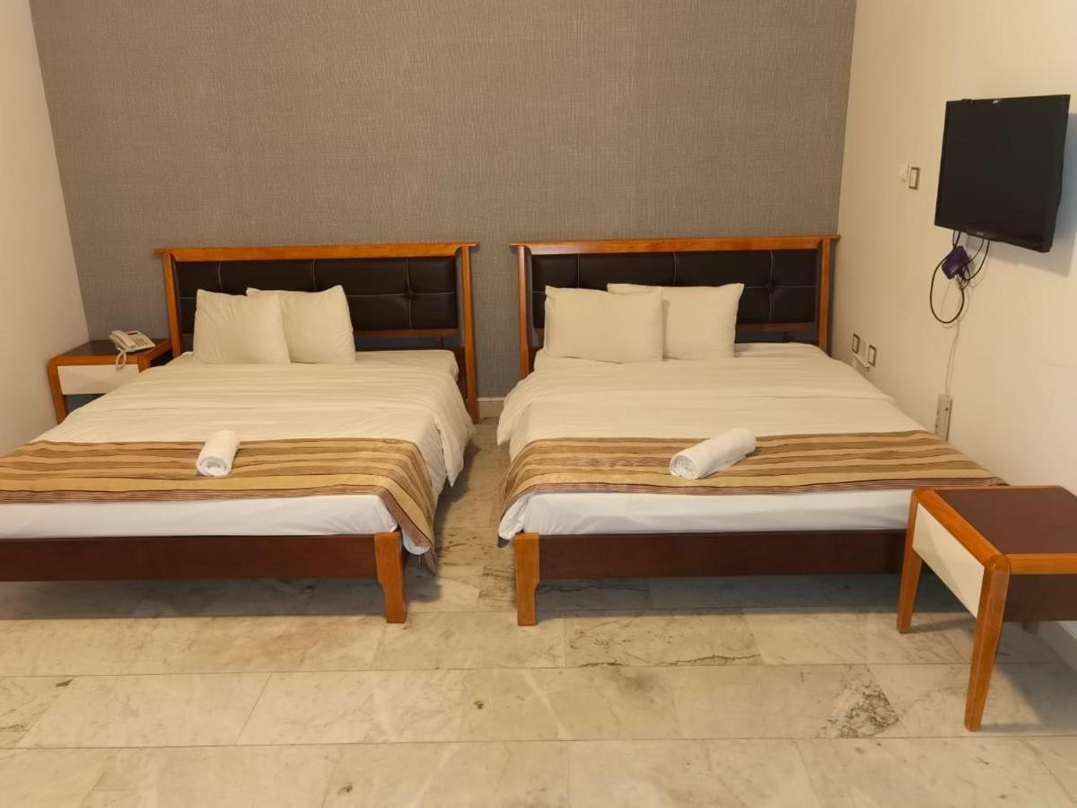 Al Ghubrah Plaza Hotel 무스카트 외부 사진